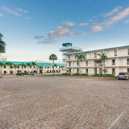 Days Inn & Suites By Wyndham Lake Okeechobee Exteriör bild