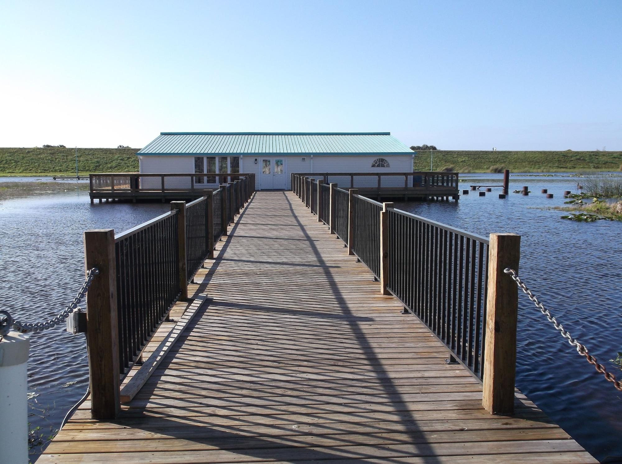Days Inn & Suites By Wyndham Lake Okeechobee Exteriör bild