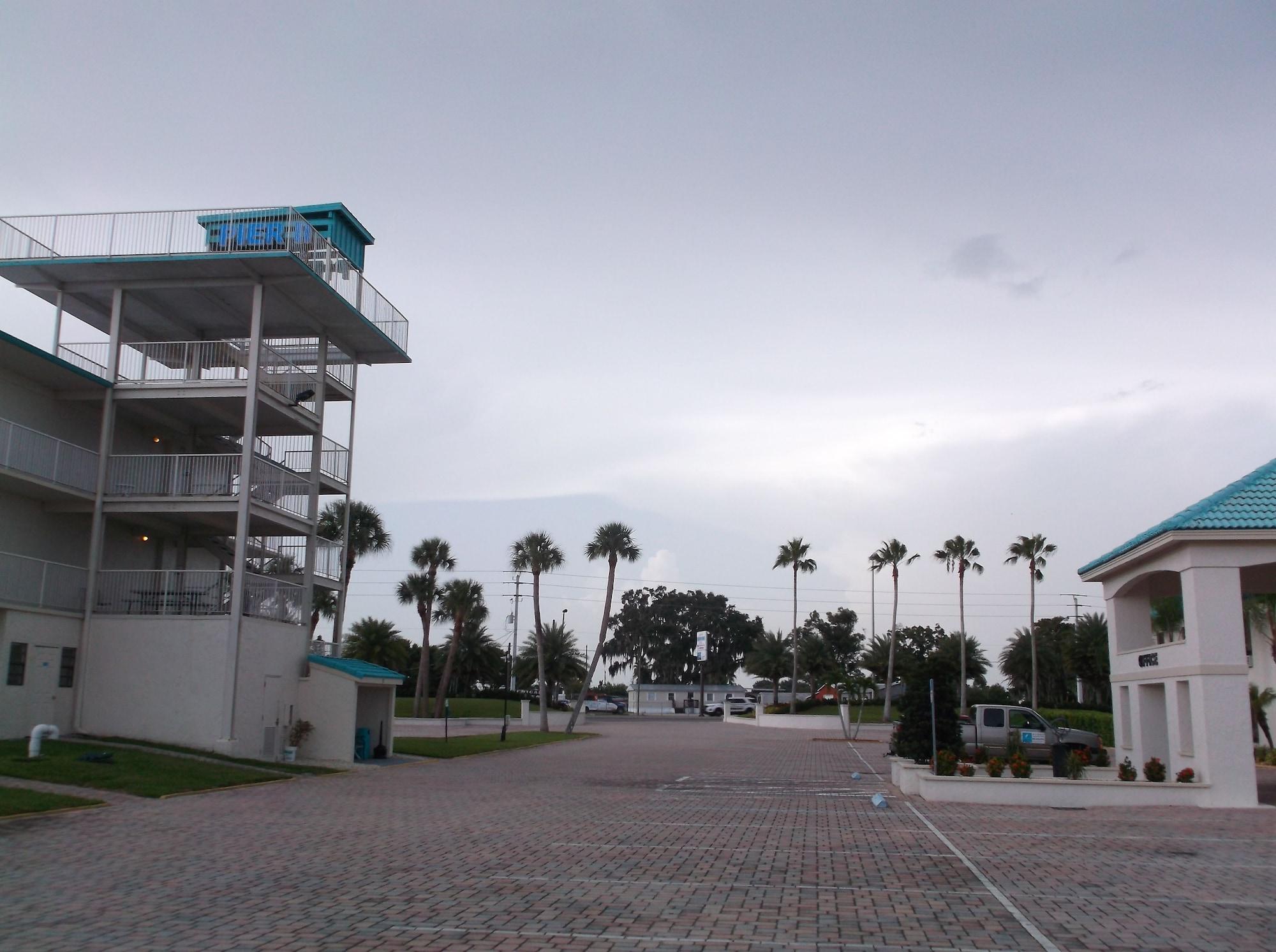 Days Inn & Suites By Wyndham Lake Okeechobee Exteriör bild