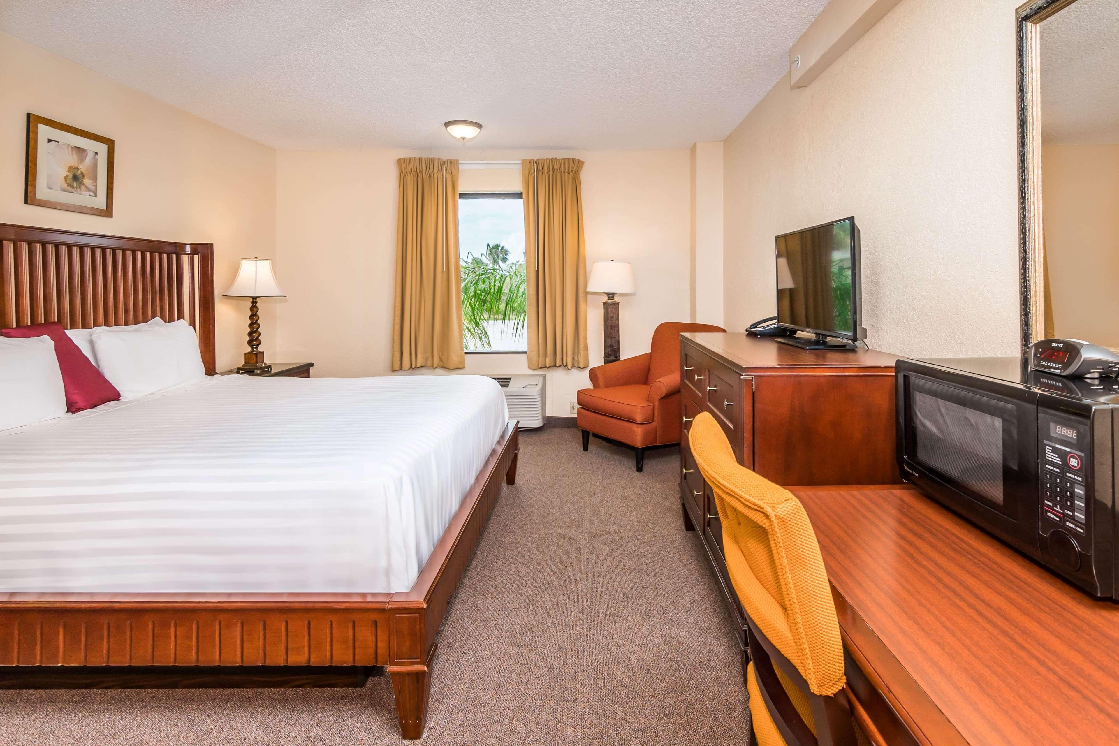 Days Inn & Suites By Wyndham Lake Okeechobee Exteriör bild