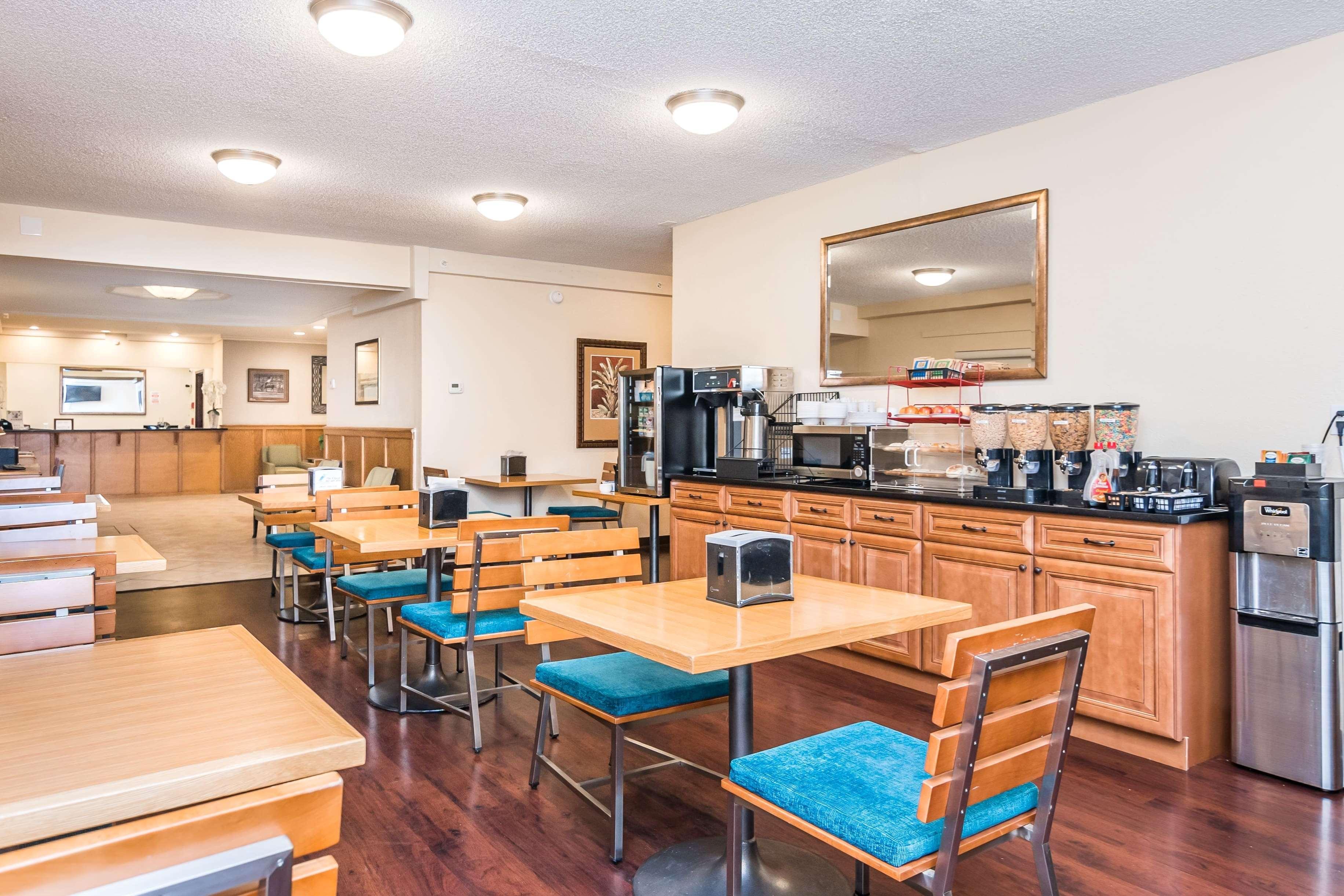 Days Inn & Suites By Wyndham Lake Okeechobee Exteriör bild