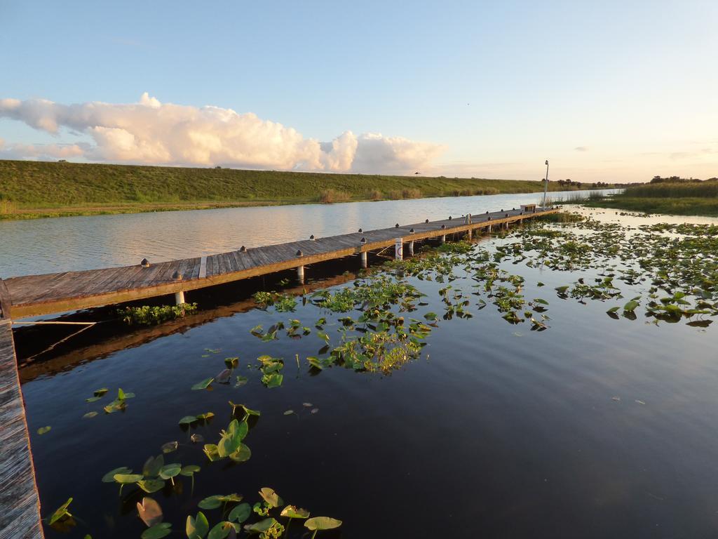 Days Inn & Suites By Wyndham Lake Okeechobee Exteriör bild