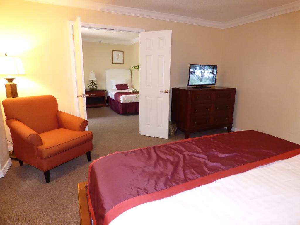Days Inn & Suites By Wyndham Lake Okeechobee Exteriör bild