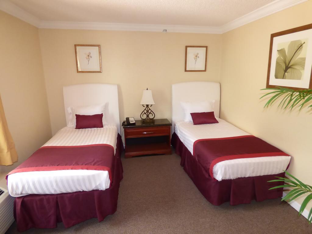 Days Inn & Suites By Wyndham Lake Okeechobee Exteriör bild