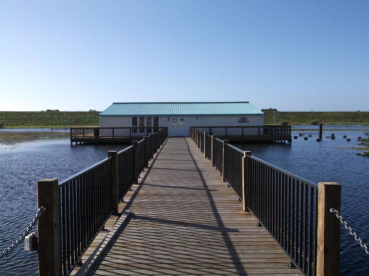 Days Inn & Suites By Wyndham Lake Okeechobee Exteriör bild