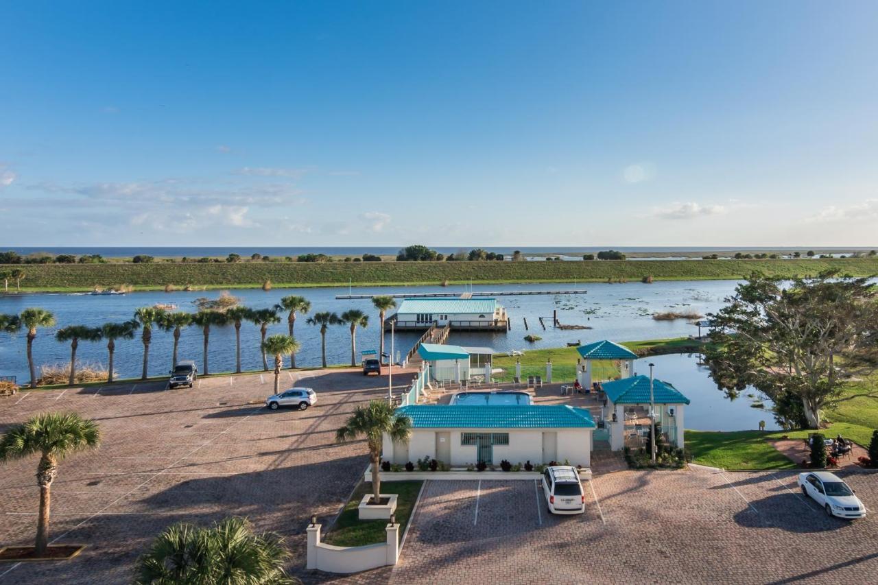 Days Inn & Suites By Wyndham Lake Okeechobee Exteriör bild