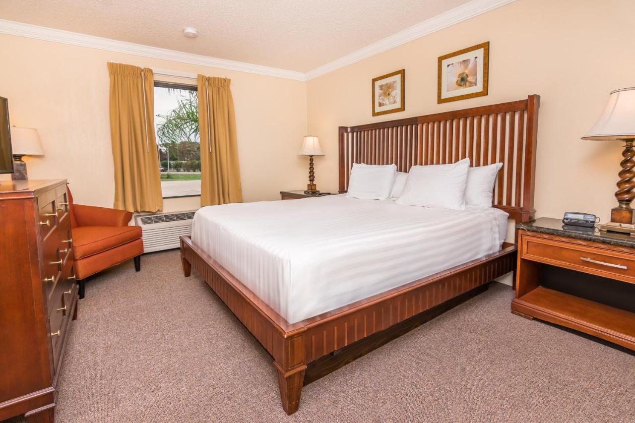 Days Inn & Suites By Wyndham Lake Okeechobee Exteriör bild
